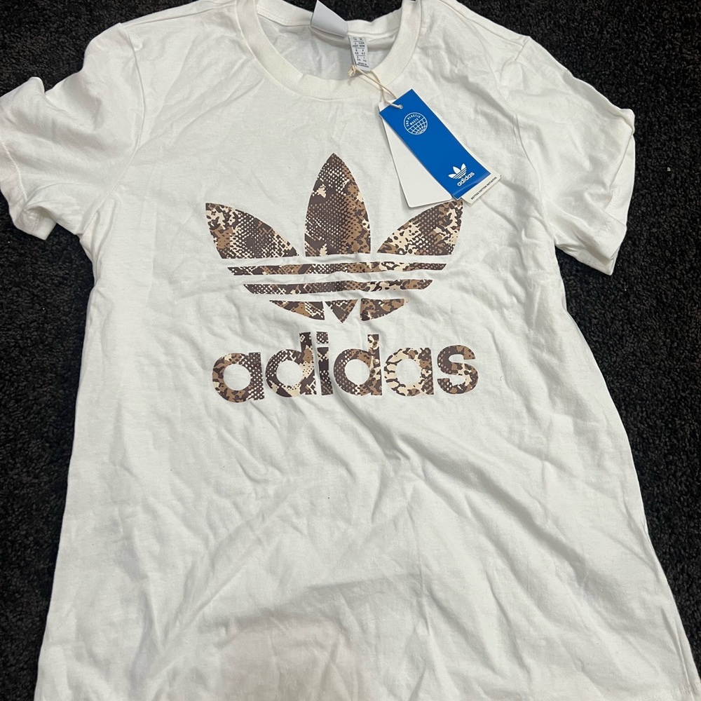 Adidas top